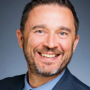 Headshot photo of Ian Buss