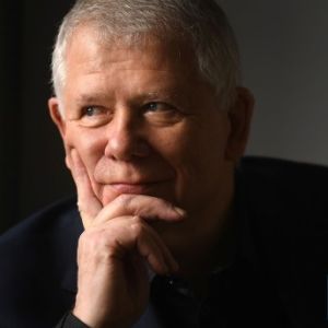 Headshot photo of Professor Steve Munby