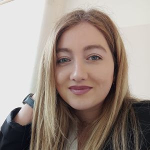 Hasmik Tshagharyan speaking for Optimus Education 