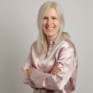 Headshot photo of Kirsty Haugland