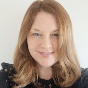 Headshot photo of Beth Tanton