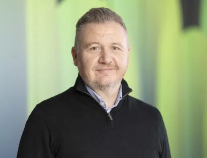 Headshot photo of Mark Dolling