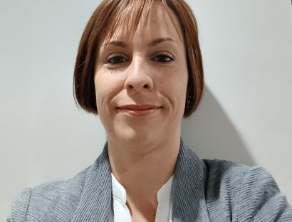 Headshot photo of Helen Beattie