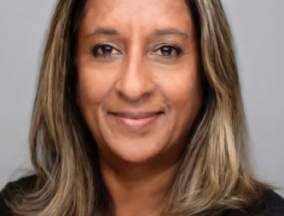 Headshot photo of Zarina Connolly